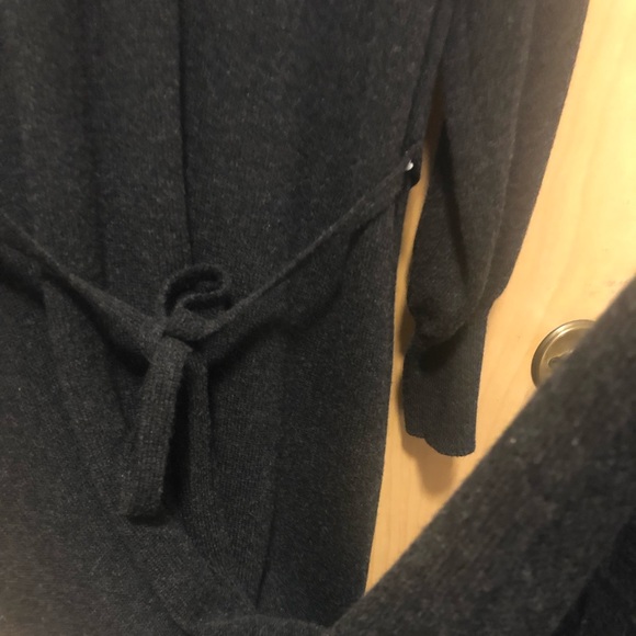 NWT VINCE Wool/Cashmere V-Neck Full Length Sweater Dress Size XS - Picture 7 of 13